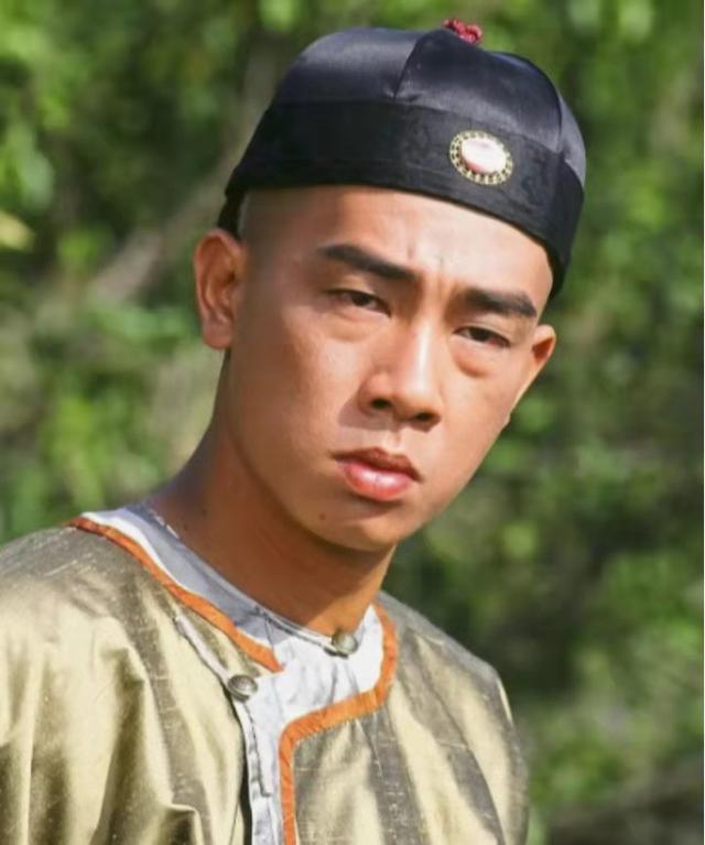 "不老男神"都假的，满脸皱纹、发黄出油，生图揭露"人间真实"