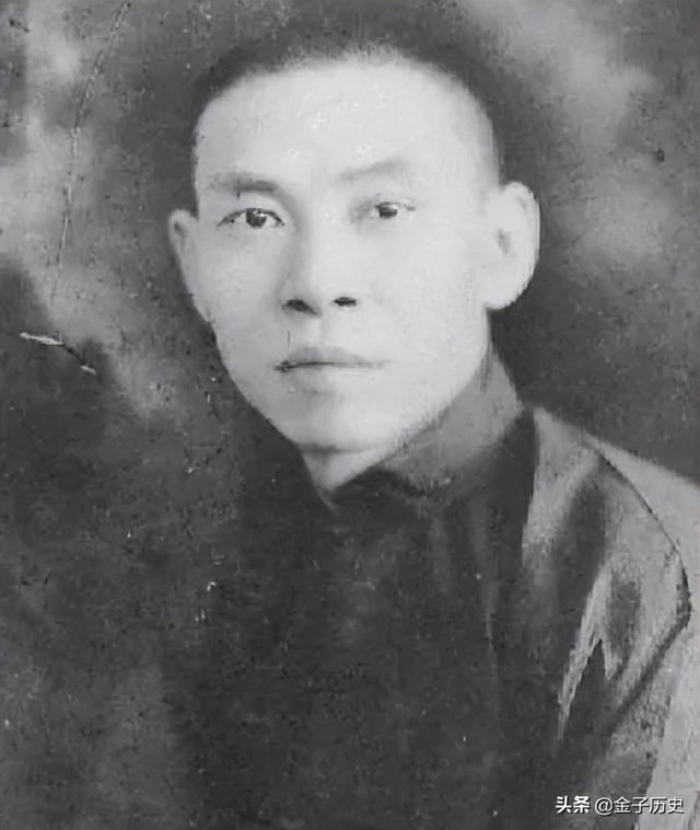 恩人儿子来投靠，杜月笙老婆故意扔钱试探：如果捡了，就打发他走
