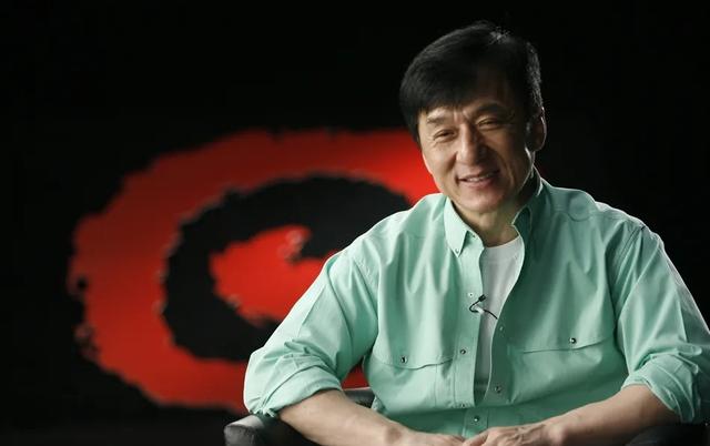 没想到2022年一开始，成龙和黄渤，就给许多大明星，敲响了警钟