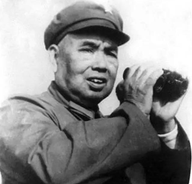1955年授衔，林彪对刘亚楼的军衔感到不满，为他出头建议授予大将
