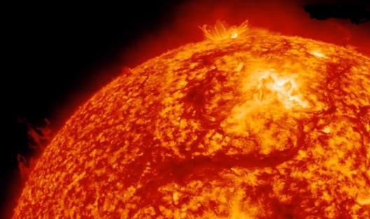 火之峡谷？太阳上有一个近两万千米深的峡谷