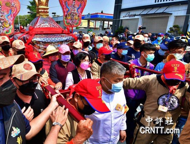 无视民进党攻势，国民党籍彰化县长王惠美设坛亲自恭迎大甲妈祖