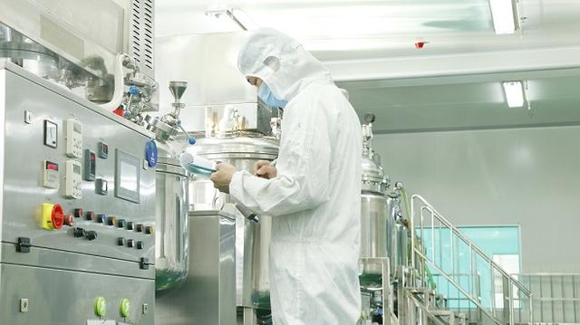 精华身体乳可以洗脸吗