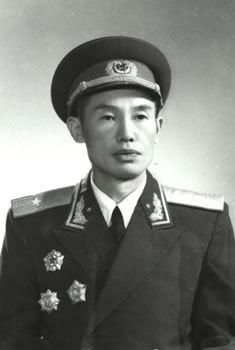 广西女匪首韦秀英，盘踞十万大山无恶不作，毛主席严令要扫清匪患