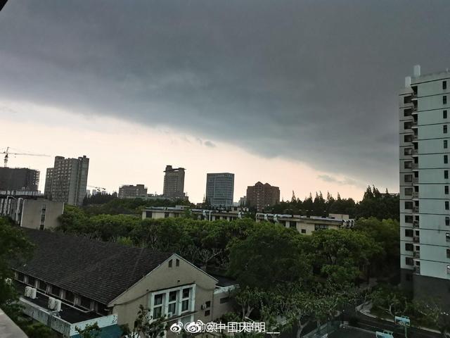 上海将迎11级大风雷暴冰雹，局部或有龙卷风灾害