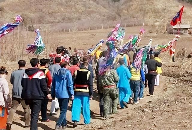 辽宁皇族村：村民是满清皇室正牌后裔，生活起居仍保留当年习惯