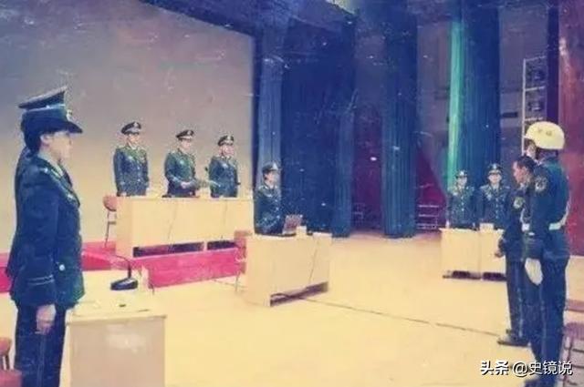 1990年，飞行员王宝玉驾机叛逃苏联，不久便被遣返回国，结局讽刺