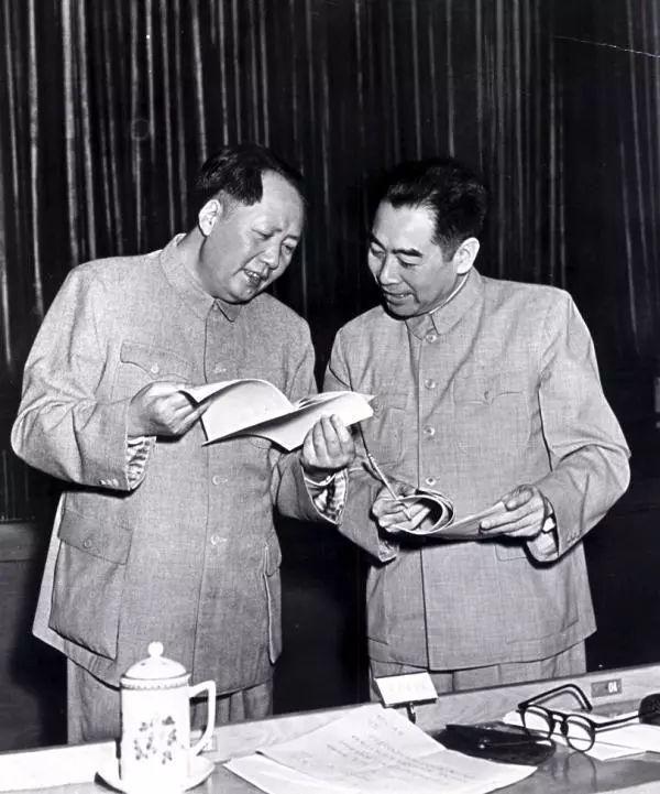 1976年，毛主席逝世消息公布的几个小时内，对世界产生多大影响？