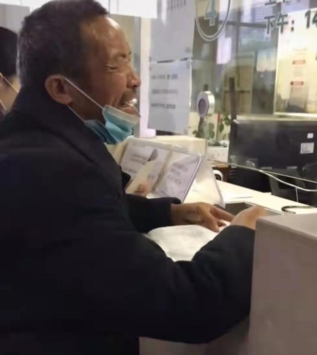 人生之悲哀！四川老人攒一辈子的钱，一次生病全没了