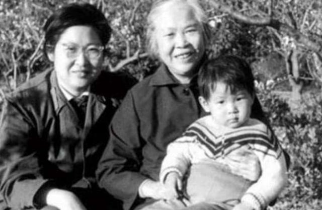 1984年贺子珍病逝，上海市委请示葬礼的规格，邓小平一句话定调