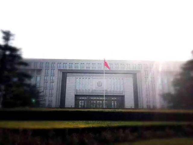 2016年，陕西警方在农家仓库挖出不能示人宝物，调查牵出惊天大案