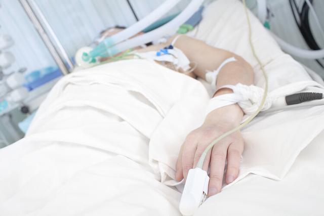 中国顶尖肿瘤专家患癌，一年后痛苦离世，临终前的反思发人深省