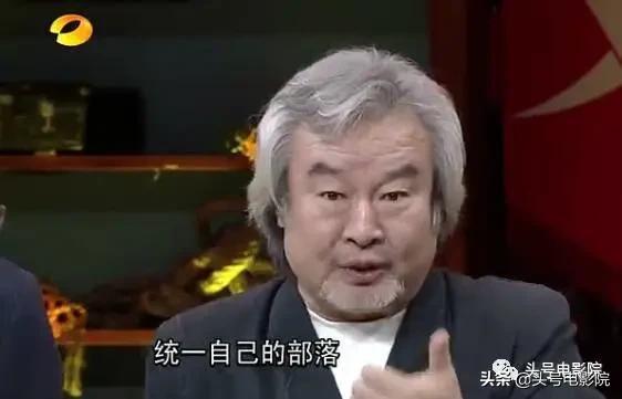 影帝病逝，难忘他的“台独”爱国言论，行李箱里贴着开国将领的照片。
(图21)