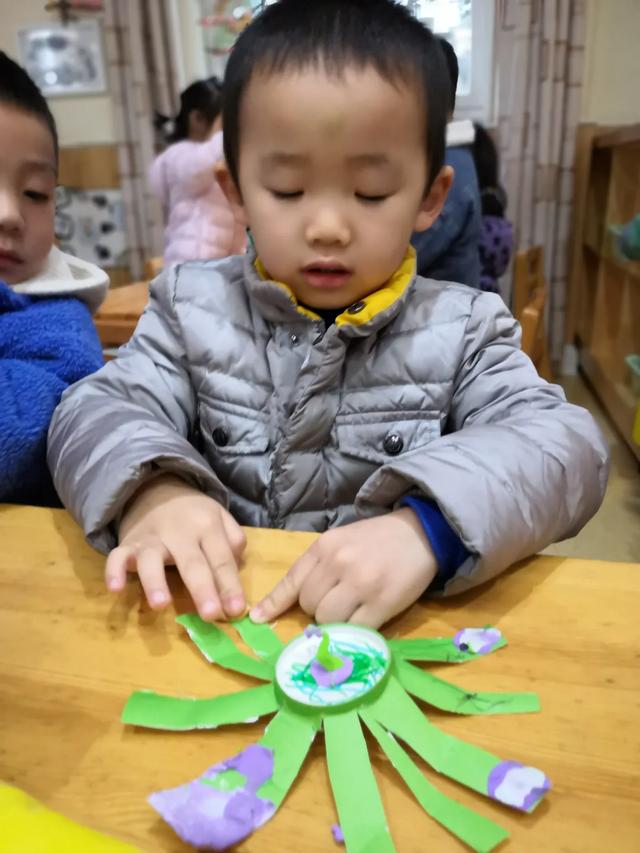 【校园动态】拾贰月Shi |小一班——“童趣风车里”创客课程故事