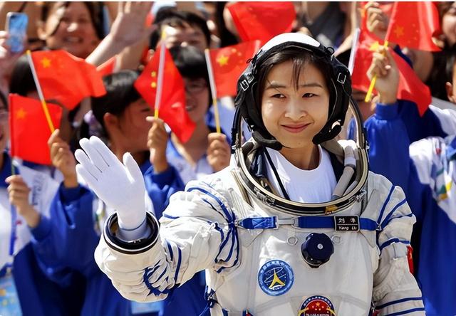 撑起神舟十三的第三位“女航天员”：看见她，就容易了