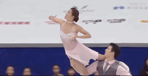 冬奥会开始12天，这10个“冰美人”屡成焦点，有人获评：冰舞神颜