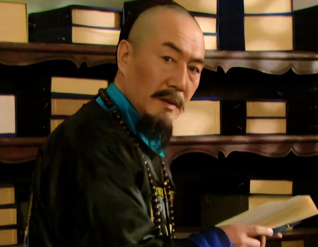 张廷玉历经了康雍乾三朝且配享太庙，为何乾隆最终却很不待见他？