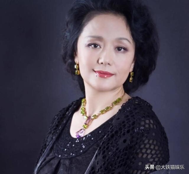 廖学秋80年代初入行,早年出演过《苍天在上》《梦断情楼》《冬天不冷