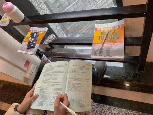 为什么考研的人越来越多了?考研的好处到底有哪些?