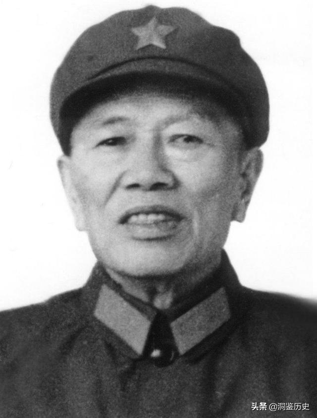 1949年小战士从报纸上认出父亲，指导员：别闹了！这可是兵团司令