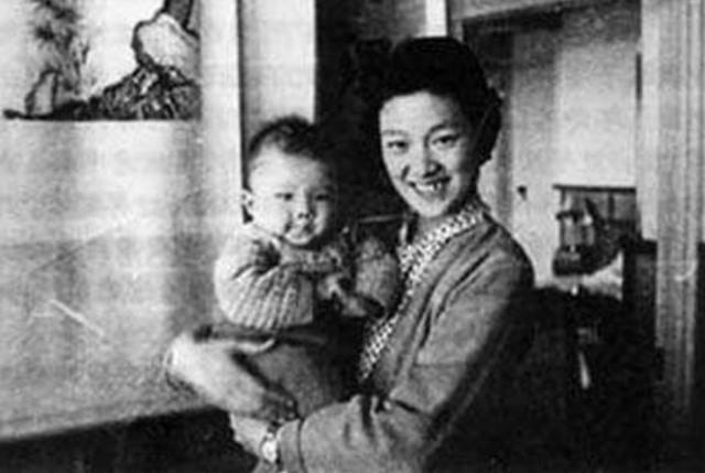 1983年乔冠华去世，临终前希望与妻子死后合葬，章含之为何拒绝？