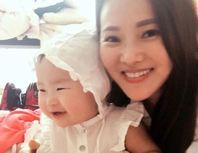 25岁与35岁生娃区别有多大？伊能静：到了奶奶的年纪我还是妈