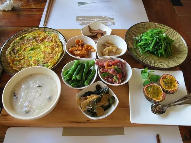 早餐不能吃“大米粥”？医生建议：不只是大米粥，这三物也要少吃