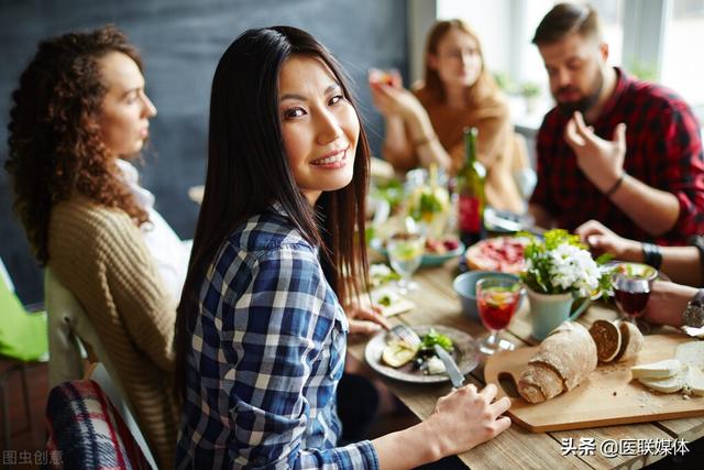 假期吃多了，胃撑着难受？4条建议，帮助您消消食