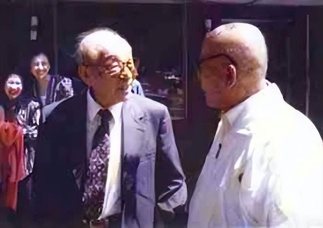 1991年邓小平得知张学良欲回大陆，马上电告杨尚昆：抓紧去开个会