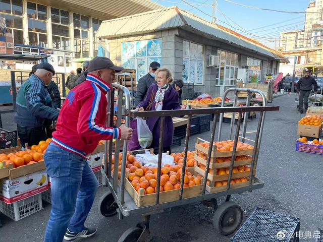 亞美尼亞埃裏溫傳統市場，飲食文化豐富且物價便宜，物産令人震撼