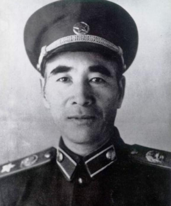 林彪列4点原因反对援朝，毛主席坚持出兵，蒋介石：没人打得过他