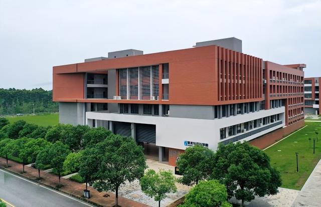 韶关学院为什么叫大塘校区,地处广东不发达地区_犇涌向乾