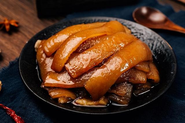 吃“猪皮”能抗衰老吗？若不想老太快，饮食方面，要关注什么？