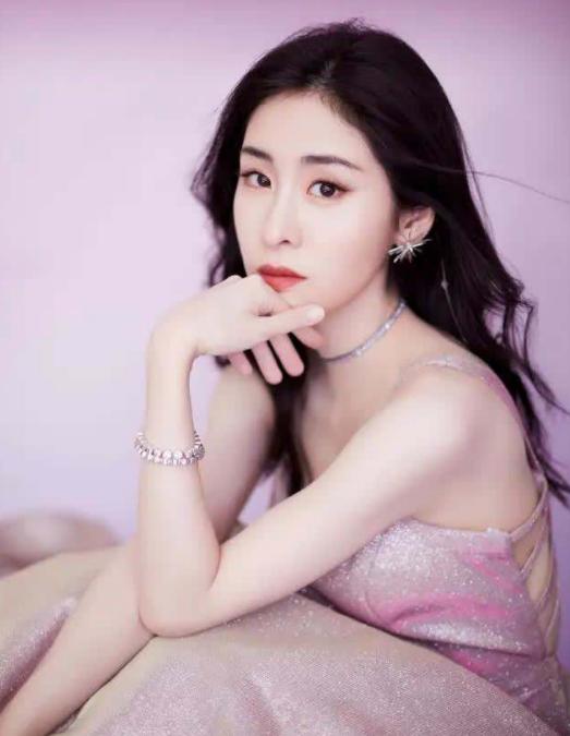 张碧晨：30岁当单亲妈妈，我与张杰是清白的，与谢娜是好姐妹