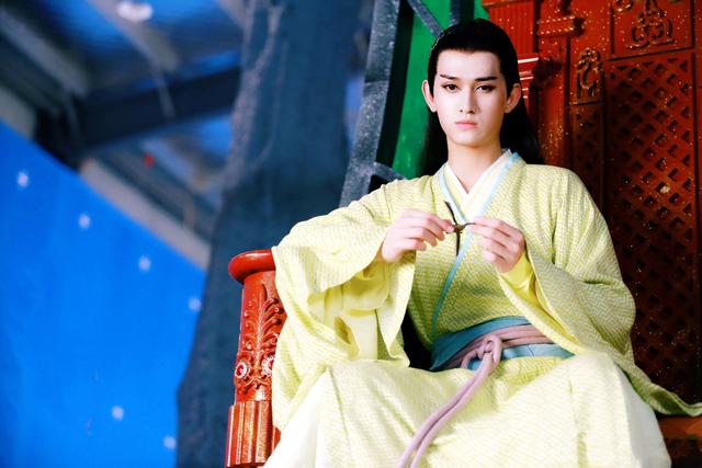 ����������Ƭ(��ɱ��㡱���ɣ�Ȣ��4�����ţ�31�굱�ְ֣�һ�����ں���������)