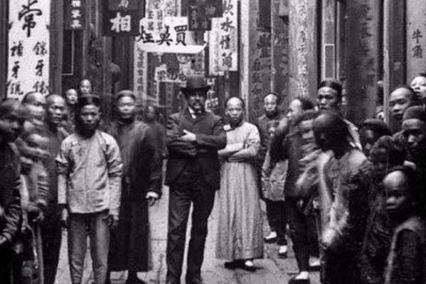 十九世纪志愿军战利品被盗，多番调查没有结果，61年却因意外破案