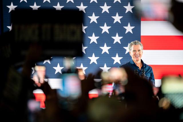 加州州長競選因民主党參選議員攪局，民主黨高層望紐森收拾局面 - 