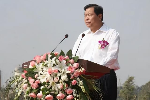 魏银仓到底有何手段，骗走董明珠26亿，将霸道总裁耍得团团转
