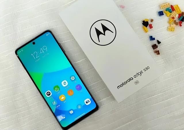仅售2499元！12+512GB+一亿像素，多次“断货”，骁龙8系性能稳定
