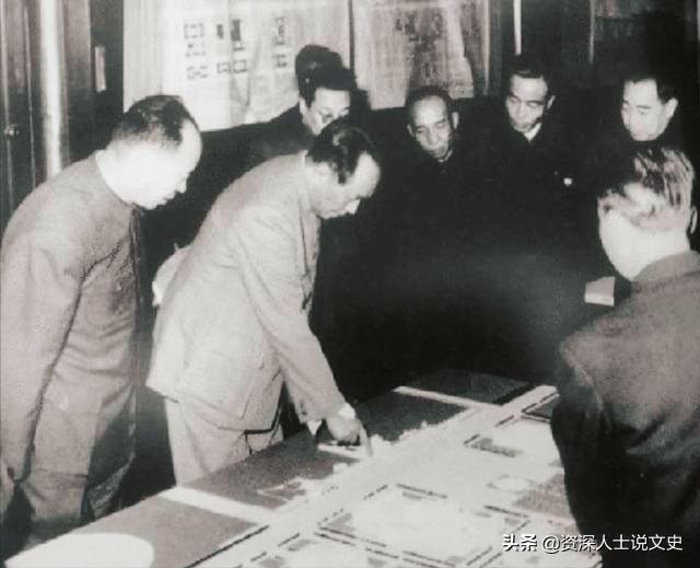 国宴主管郑连福巧施掉包计，宴会上，周总理频频与外宾举杯无醉意
