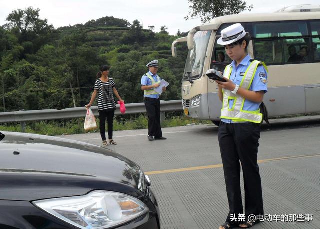 再过2天，驾照将发生“4大”变化，事关每位车主，条条都是好消息