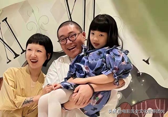童星郝劭文甘当后爸，求婚女友成功，待继女视如己出