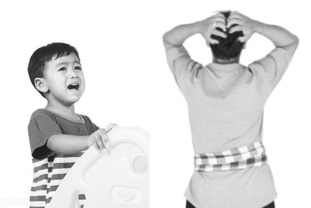 小孩子打人了怎么处理(小孩子喜欢打人怎么教育)