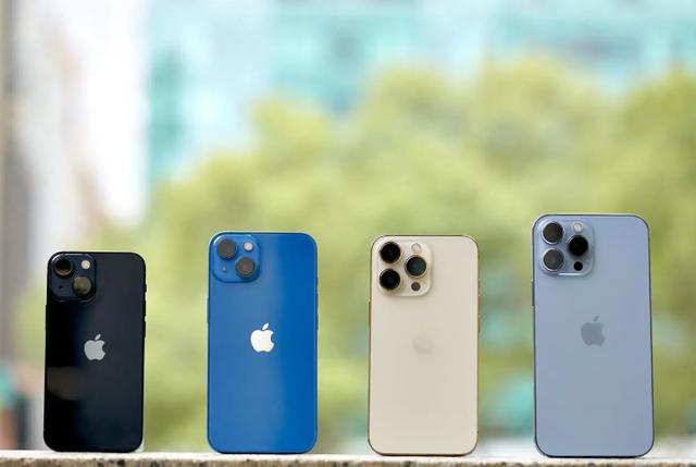 iPhone13一降再降，A15芯片+IP68防水，库克也着急了