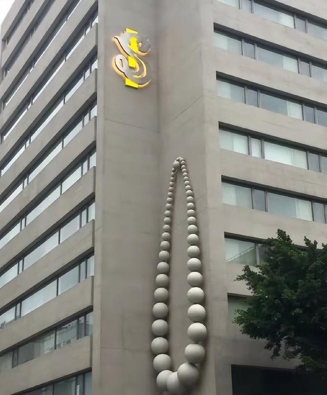 大S和具俊晔相见后首次晒照片，两张照片各有深意，难掩内心幸福