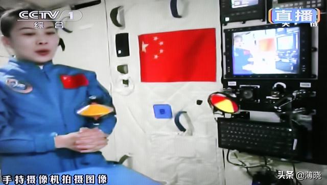 真的有“天上一天，地下一年”吗？神州女航天员王亚平越来越年轻