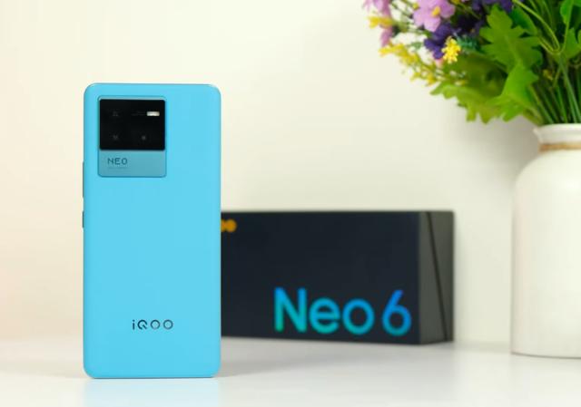 iQOONeo6民间评测，经过这些天的使用，这2799元我觉得花得很值