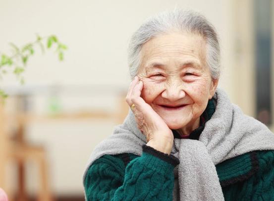 60岁以上老年人要长寿，要多注意补充哪些营养？本文给您详细总结