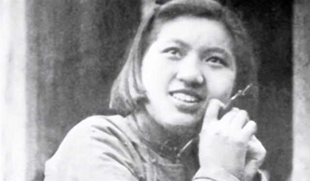 陈慕华：国军少将之女，成为中国第二位女副总理，却也有遗憾