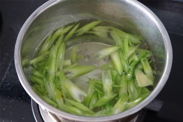 春天，建议中老年人：多吃10种“天然高叶酸”食材，早吃早受益